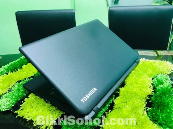 Toshiba Core i3 4th Gen HDD 750 GB Ram 4 GB
